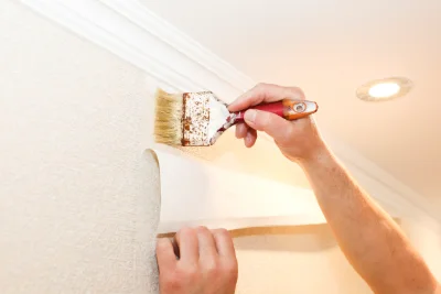 Pose de papier peint au Moutherot — revêtements muraux et toiles de verre